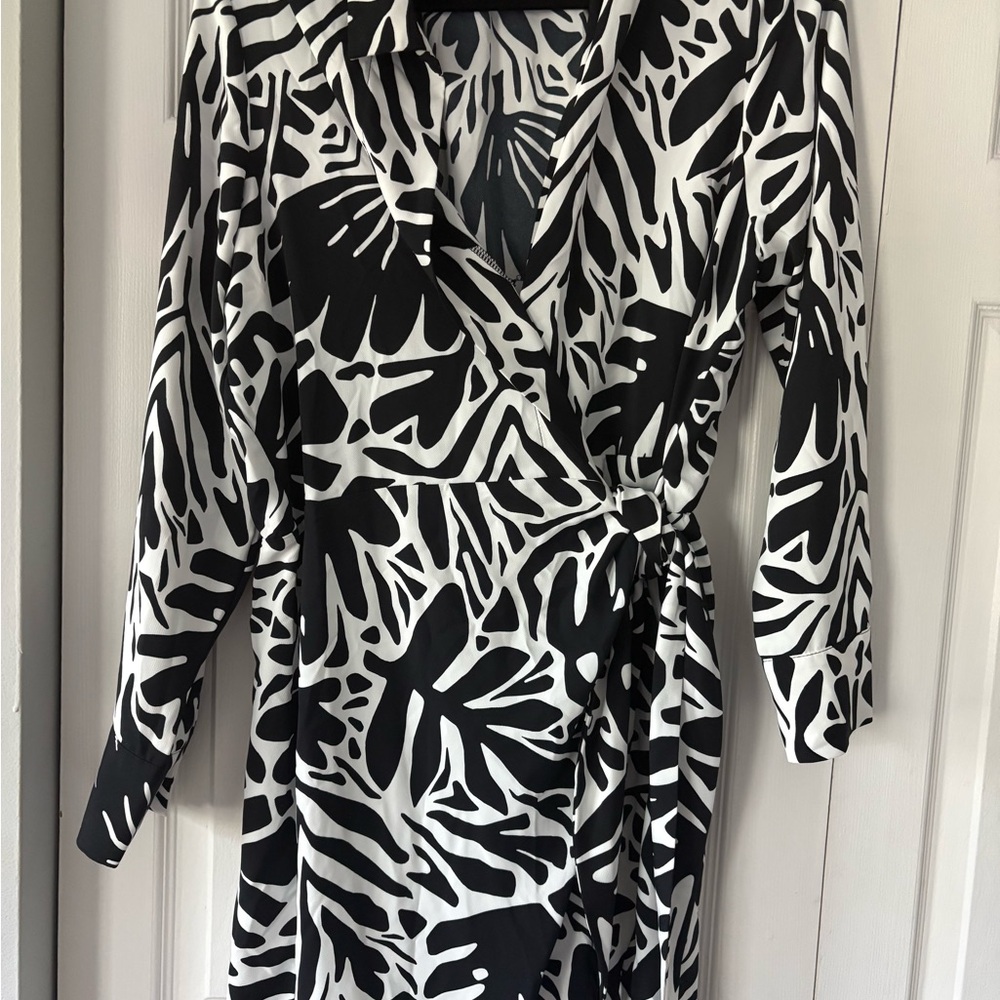 Rachel Zoe Black and White V-Neck Wrap Dress